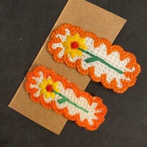 ROMWE Anime 2pcs Floral Embroidery Hair Clip - 255